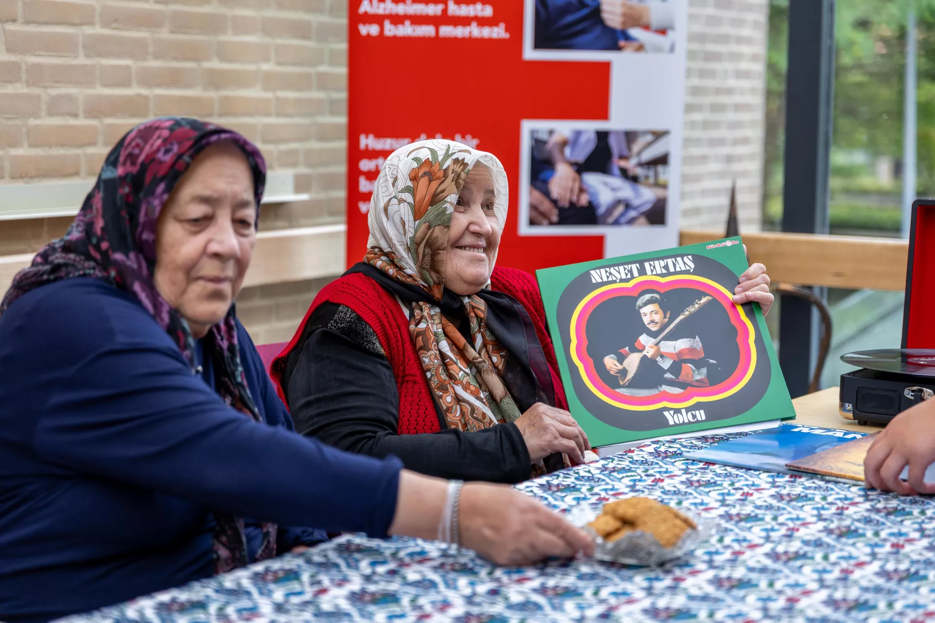 Wil jij net als Canan écht iets betekenen voor onze bewoners?​