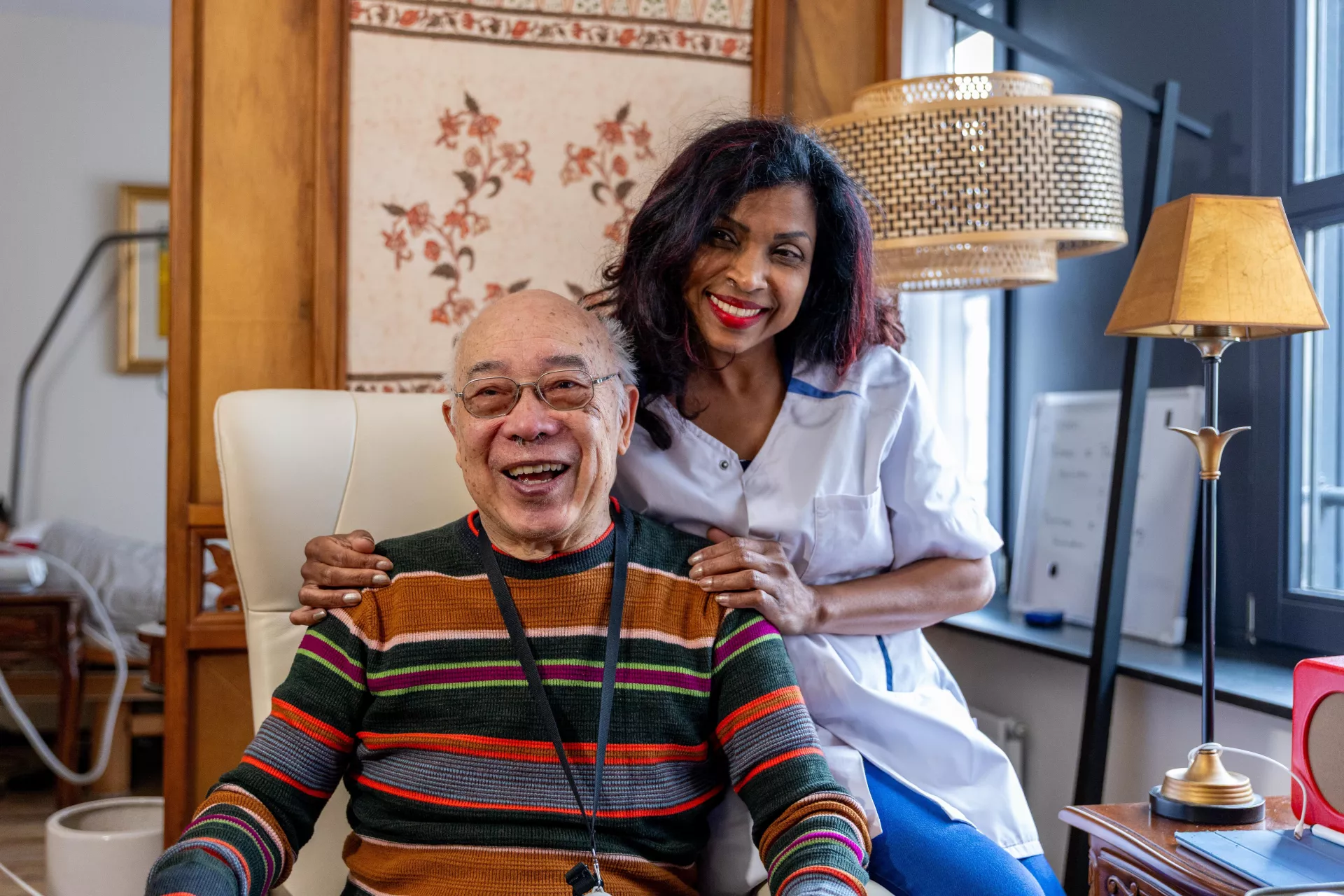 Collega en bewoner samen op de foto